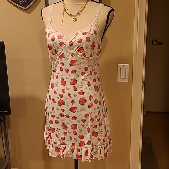❤️$♥️Strawberry Slip Dress Teddy Valentines Lace Trim sz  M or L - Picture 7 of 11